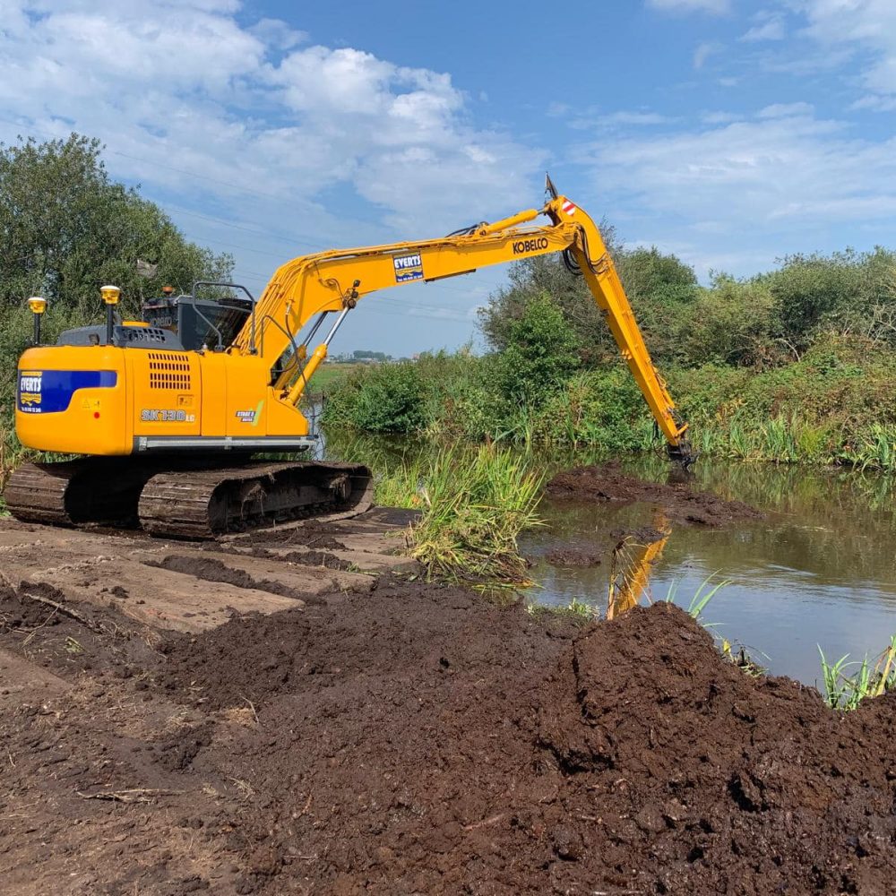 Kobelco SK 130 project sloten