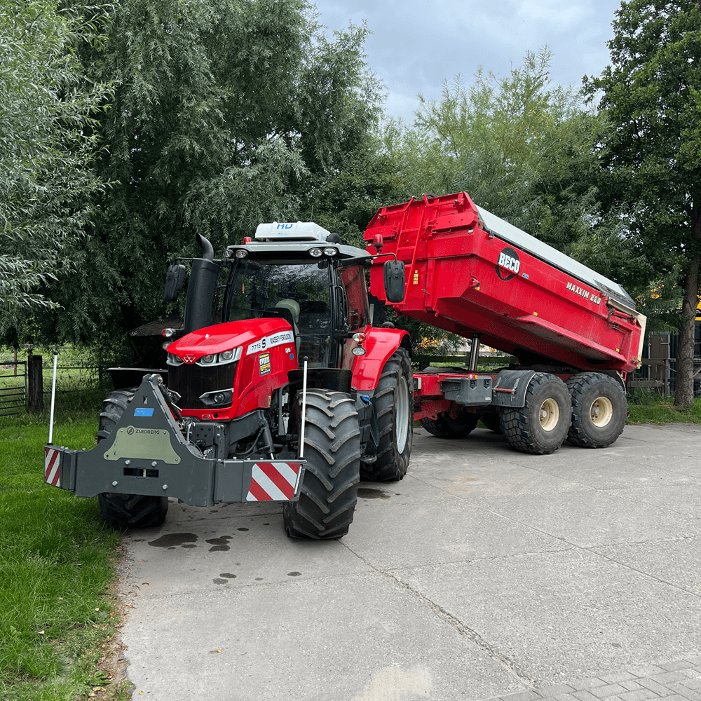 MF 7715 S met Beco 220 losstaand (1)